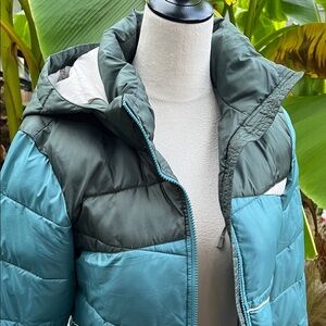 NIKE Women’s Teal and Dark Green Puffer Jacket